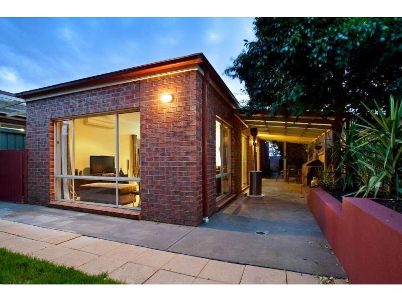 34 Wembley Drive, Berwick VIC 3806