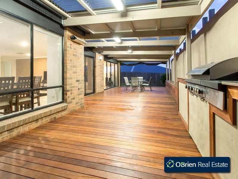 4 Daventry Court, Berwick VIC 3806