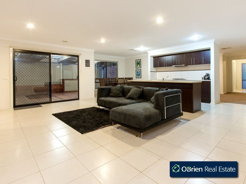 4 Daventry Court, Berwick VIC 3806