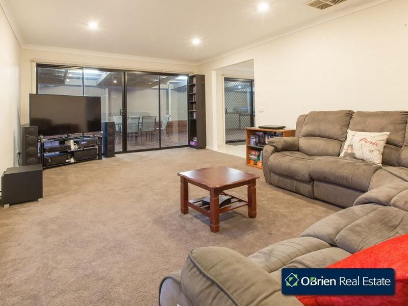 4 Daventry Court, Berwick VIC 3806