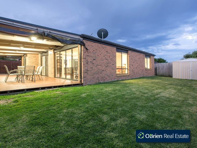 4 Daventry Court, Berwick VIC 3806