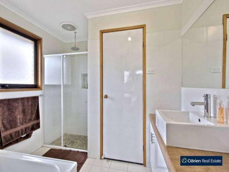 3 Lauder Place, Berwick VIC 3806
