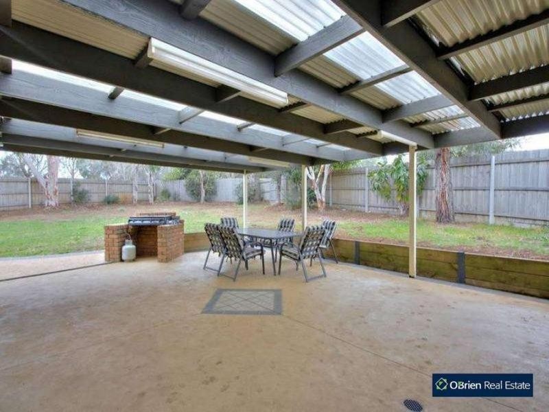 3 Lauder Place, Berwick VIC 3806