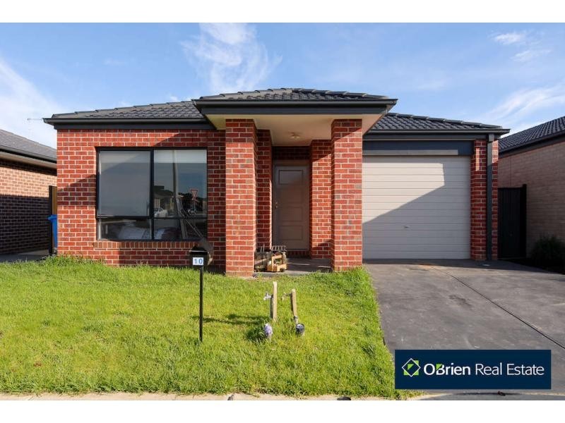 10 Cob Terrace, Clyde North VIC 3978