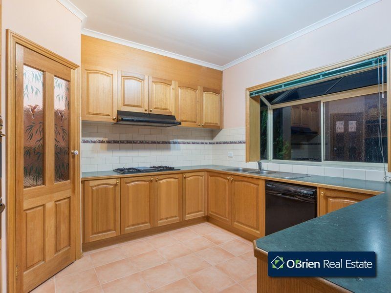 19 Streeton Way, Berwick VIC 3806