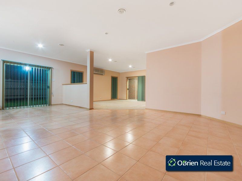 19 Streeton Way, Berwick VIC 3806