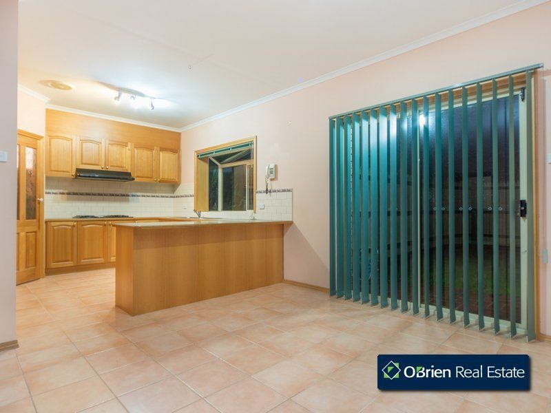 19 Streeton Way, Berwick VIC 3806
