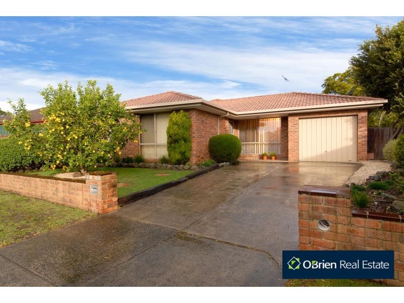 2/32 Lamont Crescent, Cranbourne VIC 3977