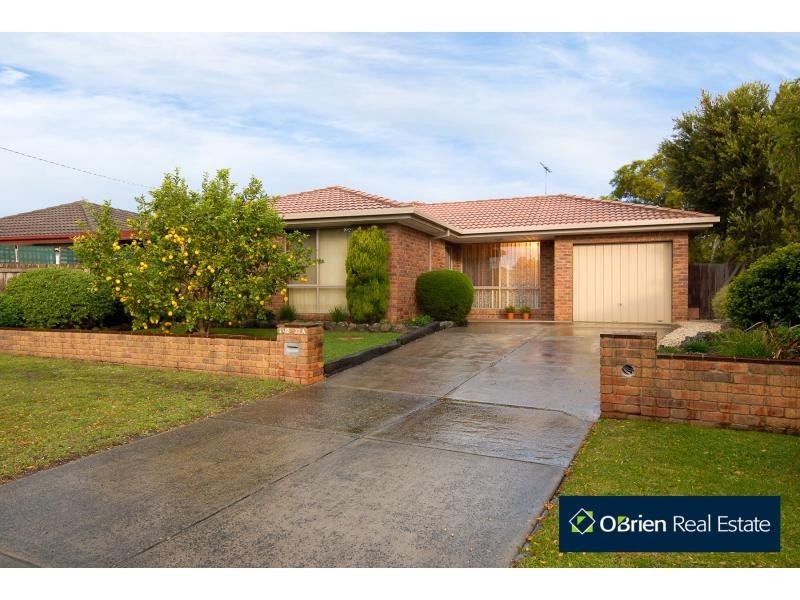 2/32 Lamont Crescent, Cranbourne VIC 3977