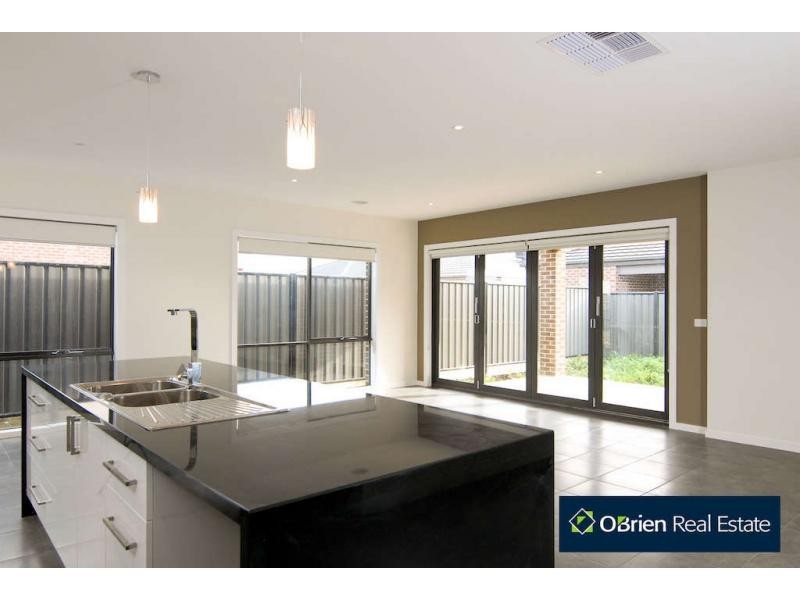 L1603 Morphetville Street, Cranbourne East VIC 3977