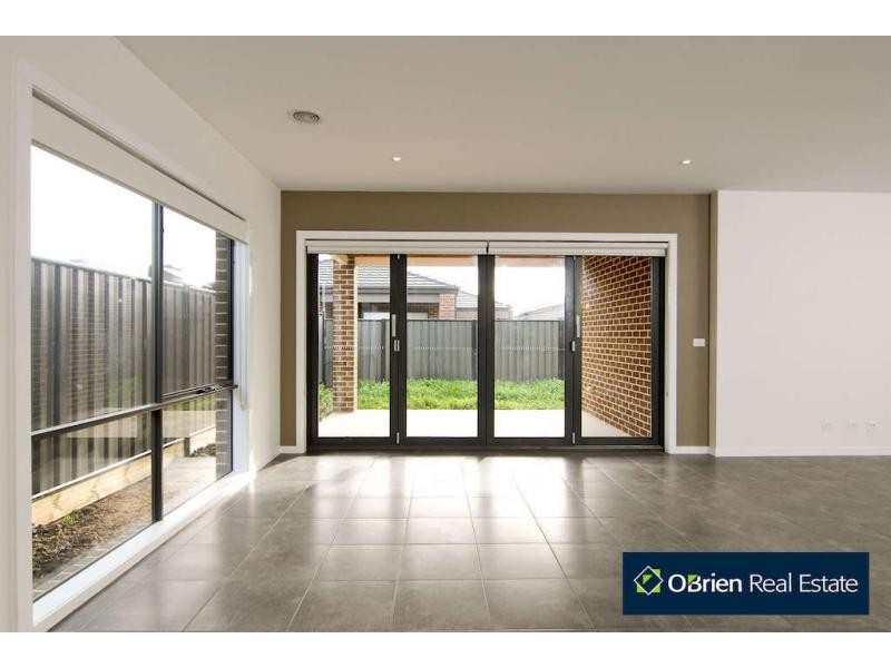 L1603 Morphetville Street, Cranbourne East VIC 3977