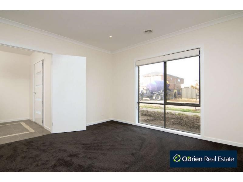 L1603 Morphetville Street, Cranbourne East VIC 3977