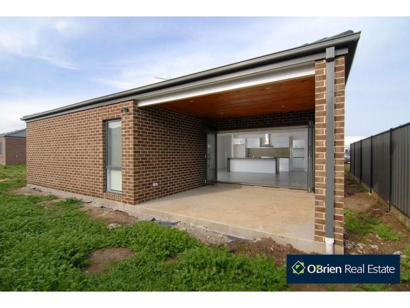 L1603 Morphetville Street, Cranbourne East VIC 3977