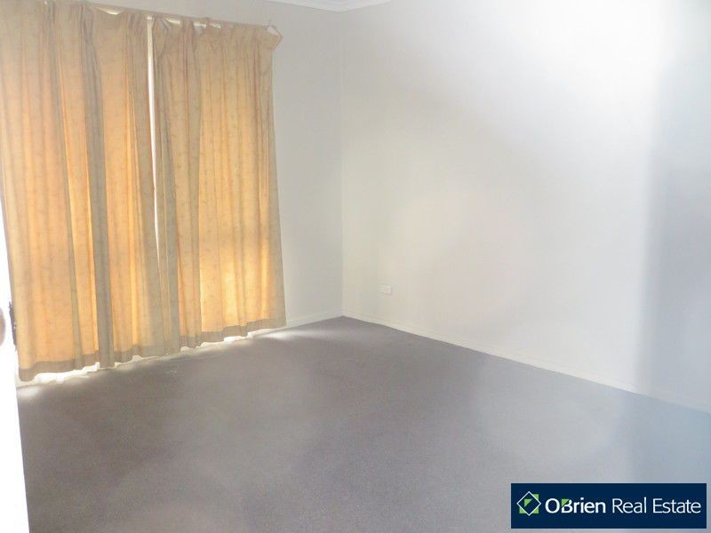 22 Gipps Crescent, Cranbourne VIC 3977