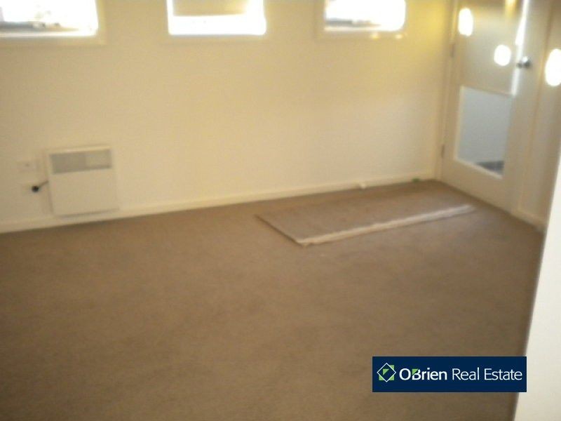 2 Acorn Lane, Pakenham VIC 3810