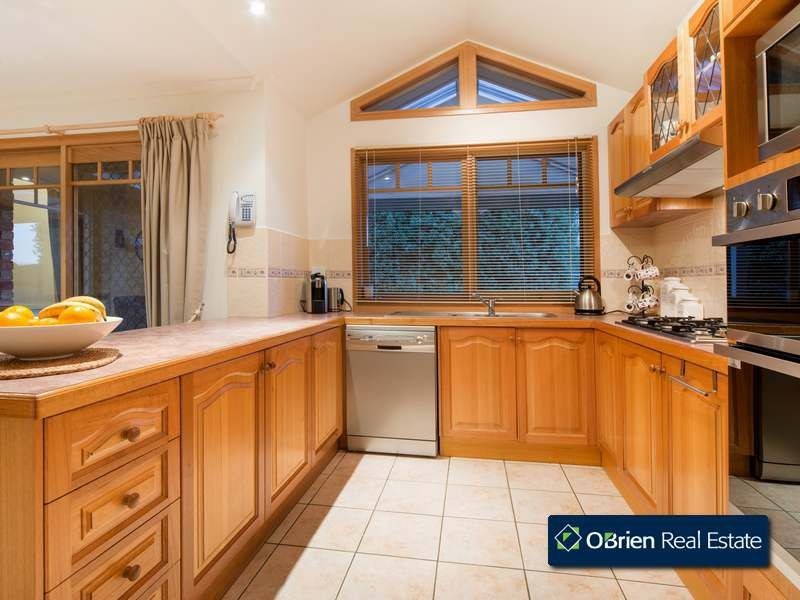 2 Hilda Court, Berwick VIC 3806