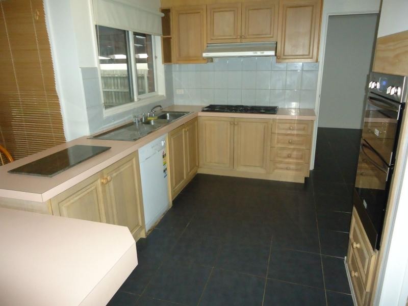 21 Fleetwood Drive, Narre Warren VIC 3805