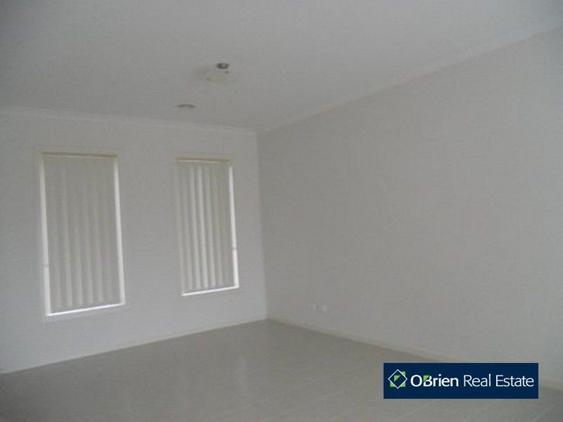 6/1 Walnut Way, Pakenham VIC 3810