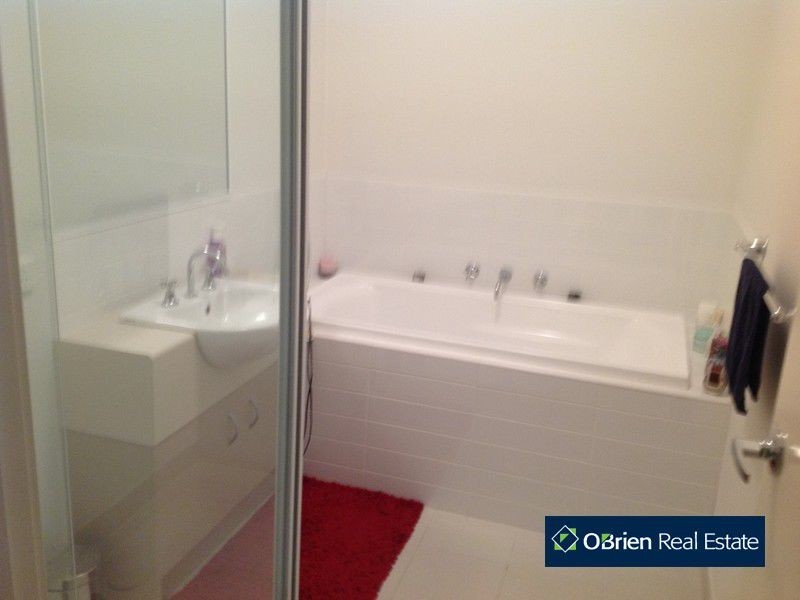 6/1 Walnut Way, Pakenham VIC 3810