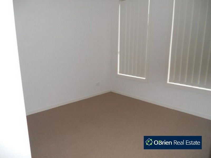 6/1 Walnut Way, Pakenham VIC 3810