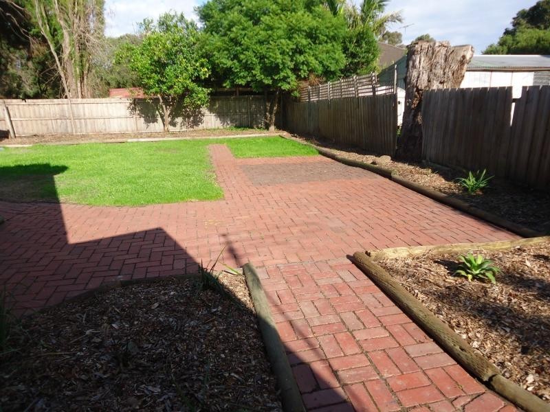 4 Bemersyde Drive, Berwick VIC 3806