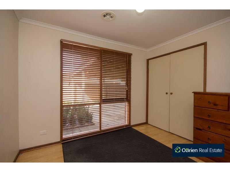 20 Hazelwood Avenue, Cranbourne North VIC 3977