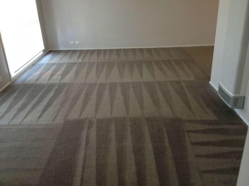 10 Kingston Avenue, Pakenham VIC 3810