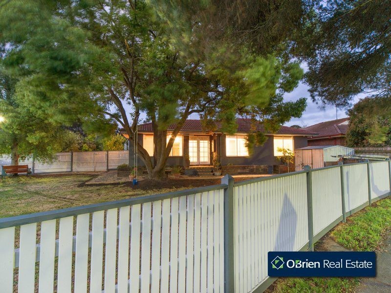 10 Millwood Avenue, Berwick VIC 3806