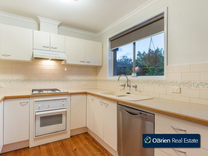 10 Millwood Avenue, Berwick VIC 3806