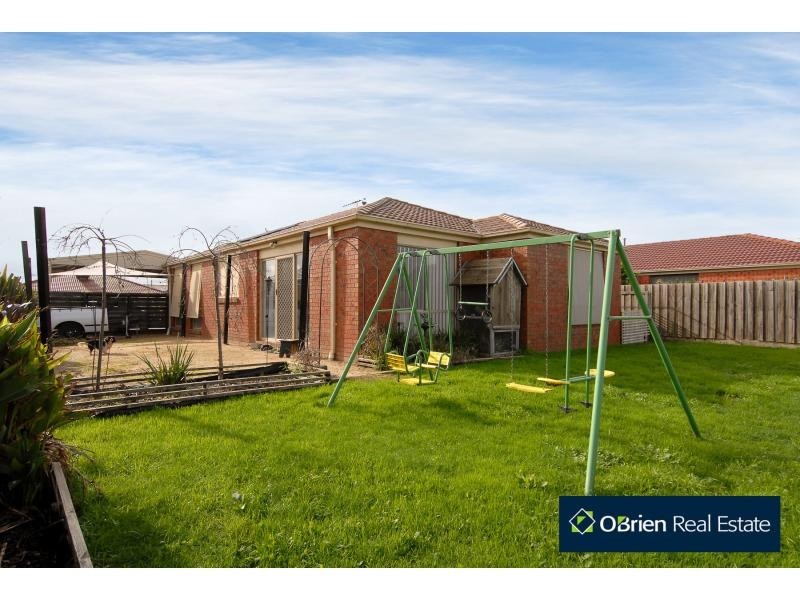 7 Amity Way, Cranbourne VIC 3977