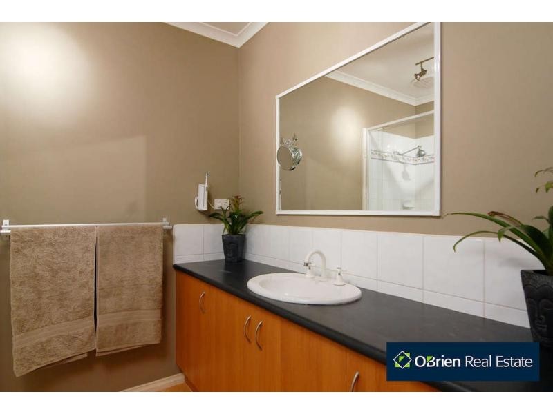 23 Kinsale View, Berwick VIC 3806