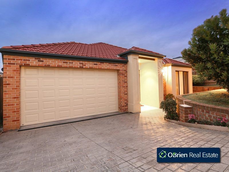 9 Sheldon Drive, Berwick VIC 3806