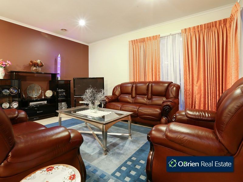 9 Sheldon Drive, Berwick VIC 3806