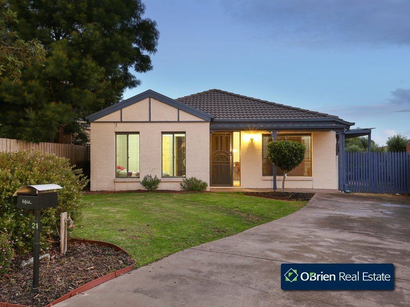 21 Farnborough Way, Berwick VIC 3806