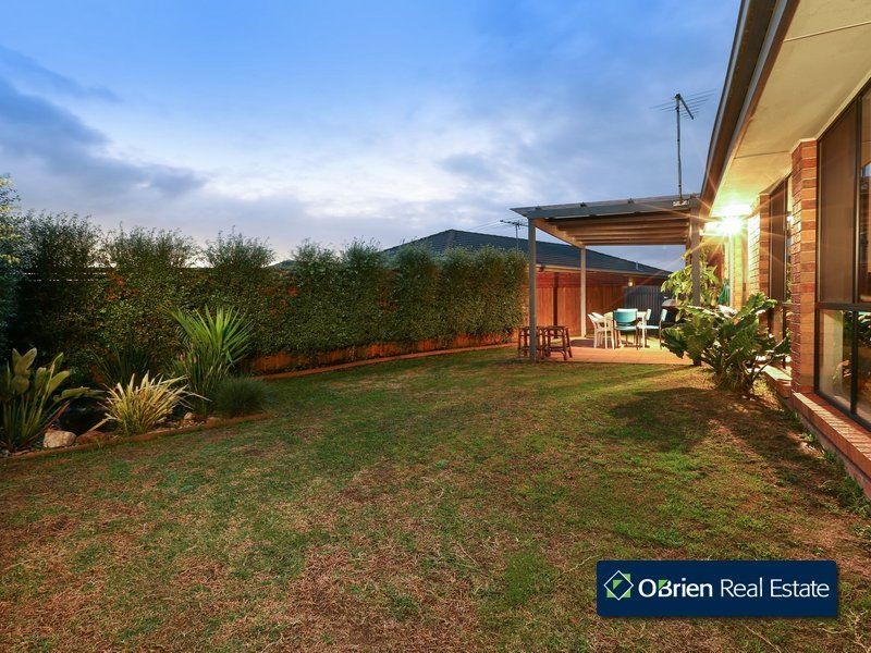 21 Farnborough Way, Berwick VIC 3806