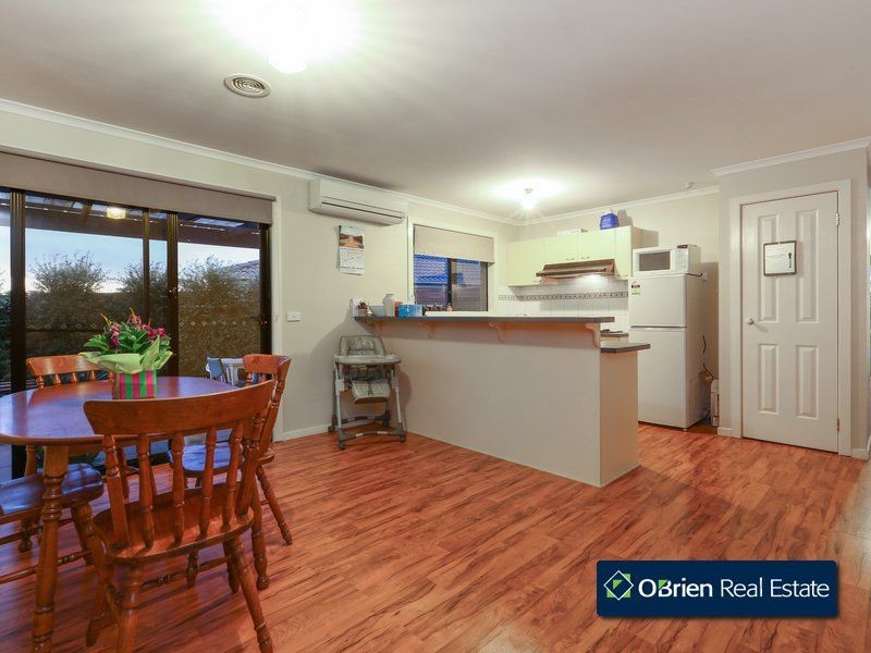 21 Farnborough Way, Berwick VIC 3806