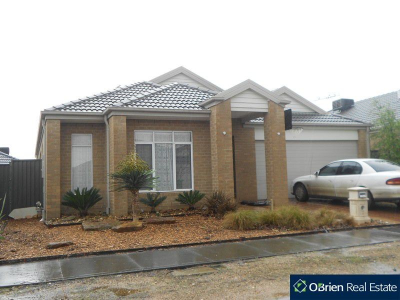 8 Camdolle Close, Pakenham VIC 3810