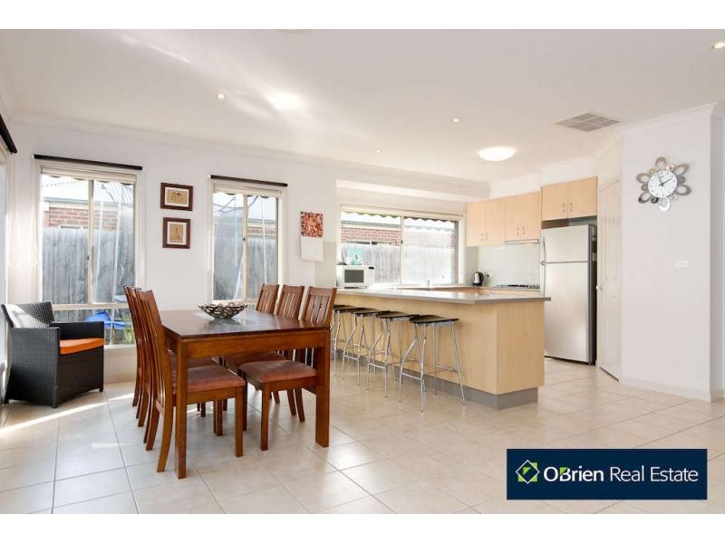 21 Stonehaven Avenue, Cranbourne VIC 3977