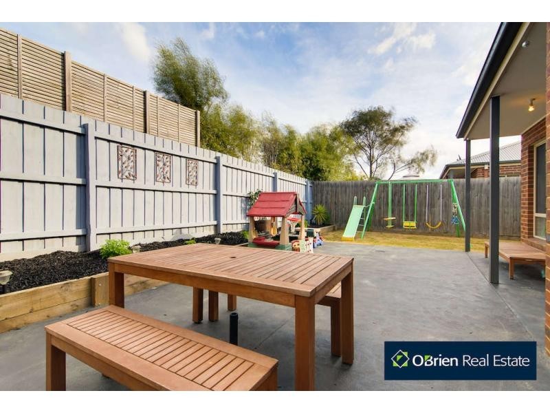 21 Stonehaven Avenue, Cranbourne VIC 3977