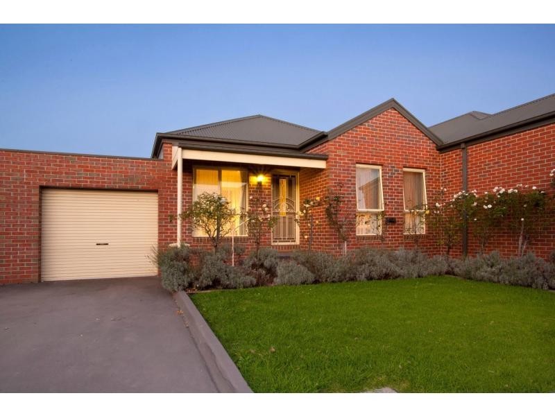 14/10 Parkhill Drive, Berwick VIC 3806