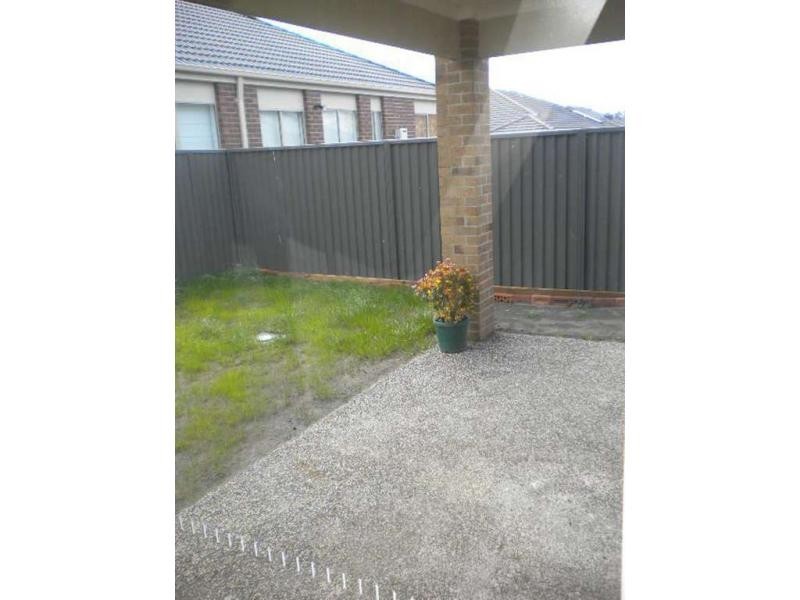 24 Sarton Link, Pakenham VIC 3810