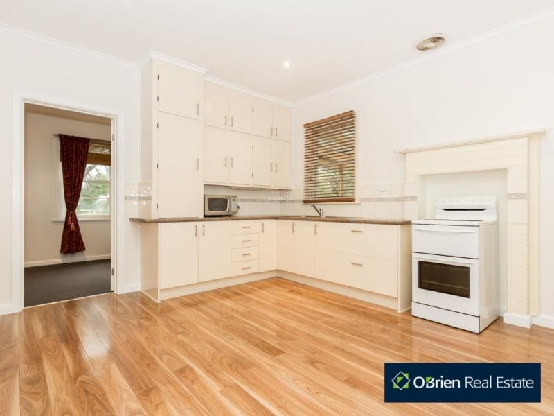 16 Salisbury Street, Lang Lang VIC 3984