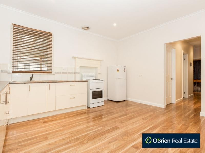 16 Salisbury Street, Lang Lang VIC 3984