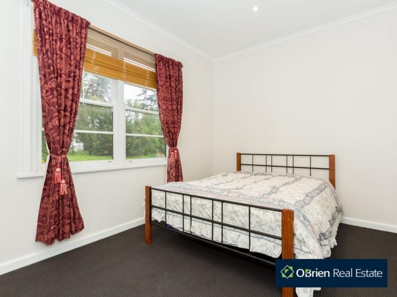 16 Salisbury Street, Lang Lang VIC 3984