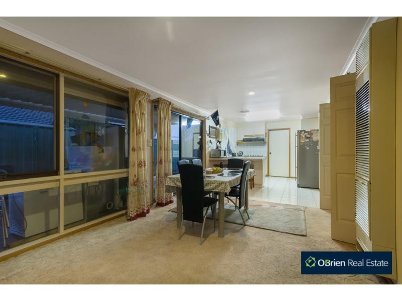 2 Sharne Court, Cranbourne North VIC 3977