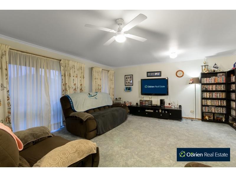 2 Sharne Court, Cranbourne North VIC 3977