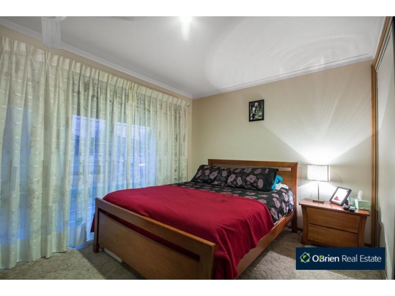 2 Sharne Court, Cranbourne North VIC 3977