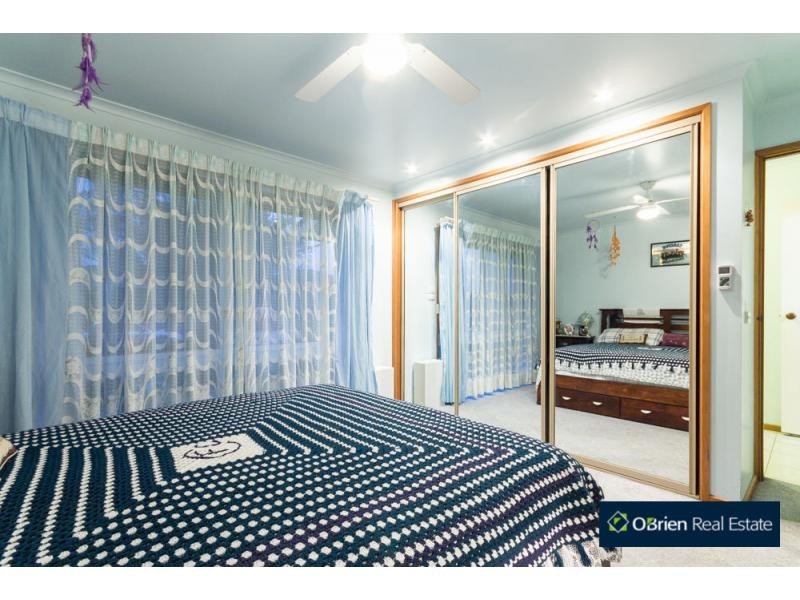 2 Sharne Court, Cranbourne North VIC 3977