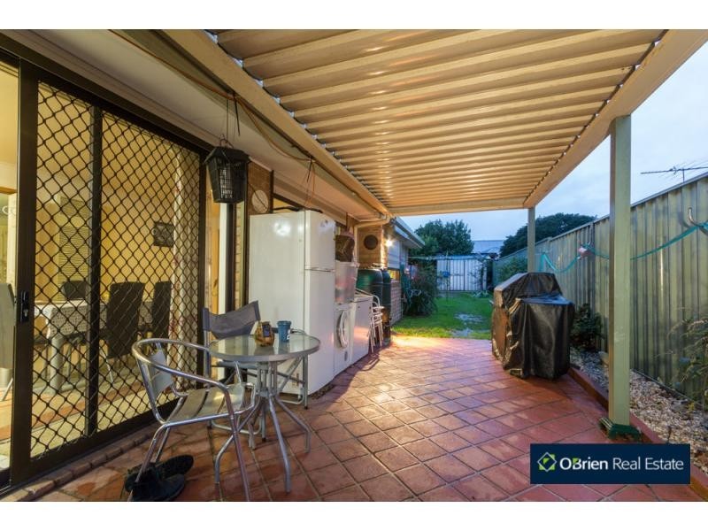 2 Sharne Court, Cranbourne North VIC 3977