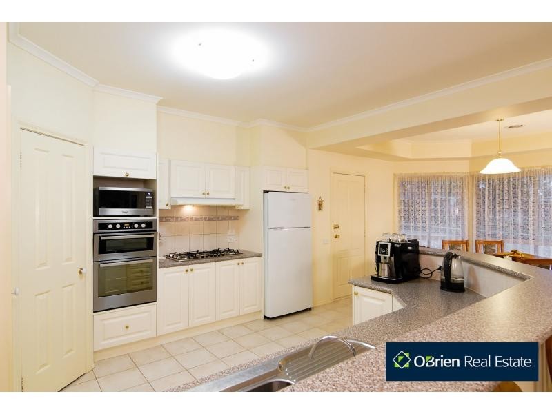 30 Caversham Terrace, Lynbrook VIC 3975